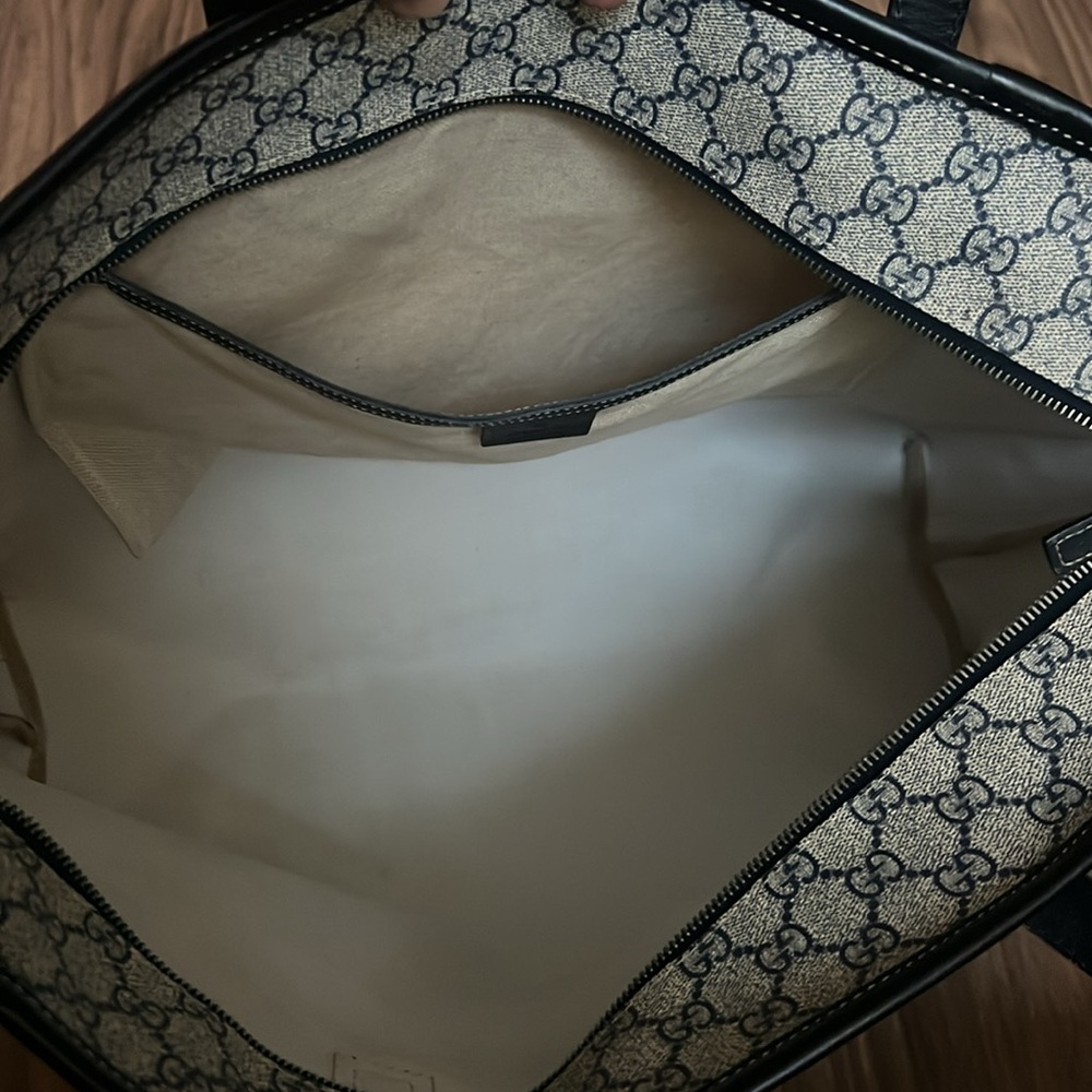 A314- 💯% authentic Gucci shoulder bag - Picture 13 of 16